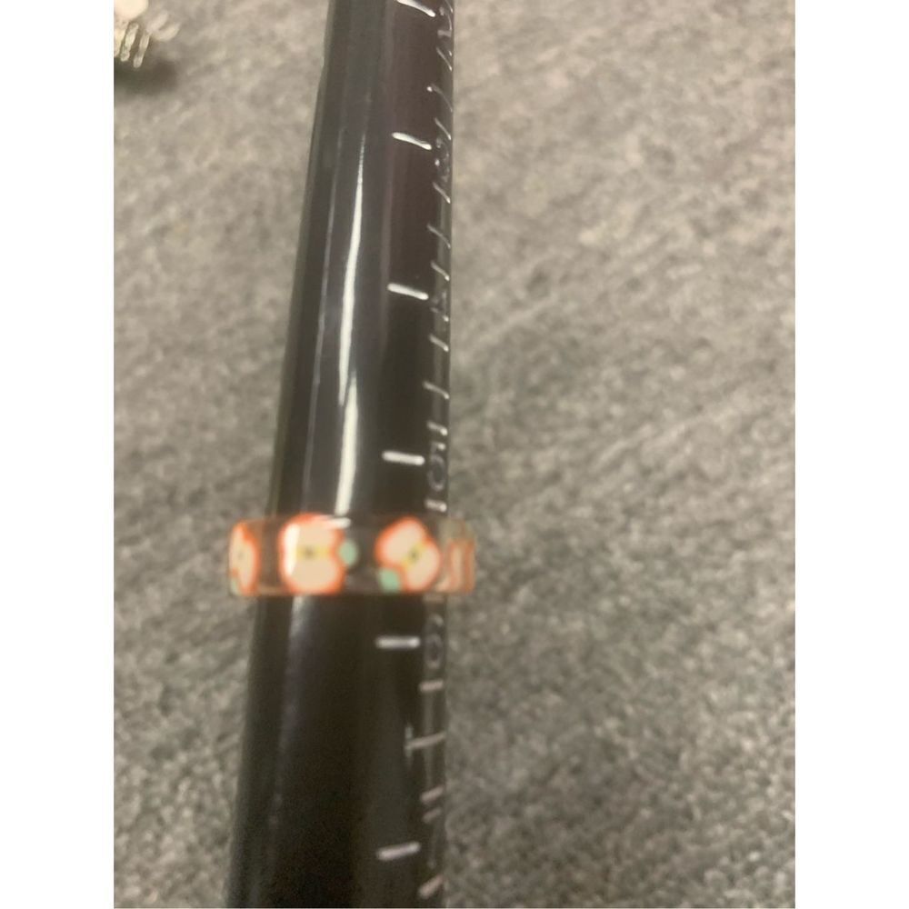 Apple Patterned Ring - Picture 4 of 4